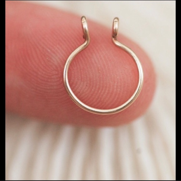 925 SS Skinny Faux/Fake Septum Ring - Picture 3 of 3